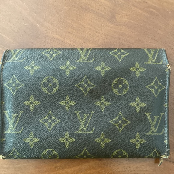 Louis Vuitton Vintage Wallet - Picture 8 of 10